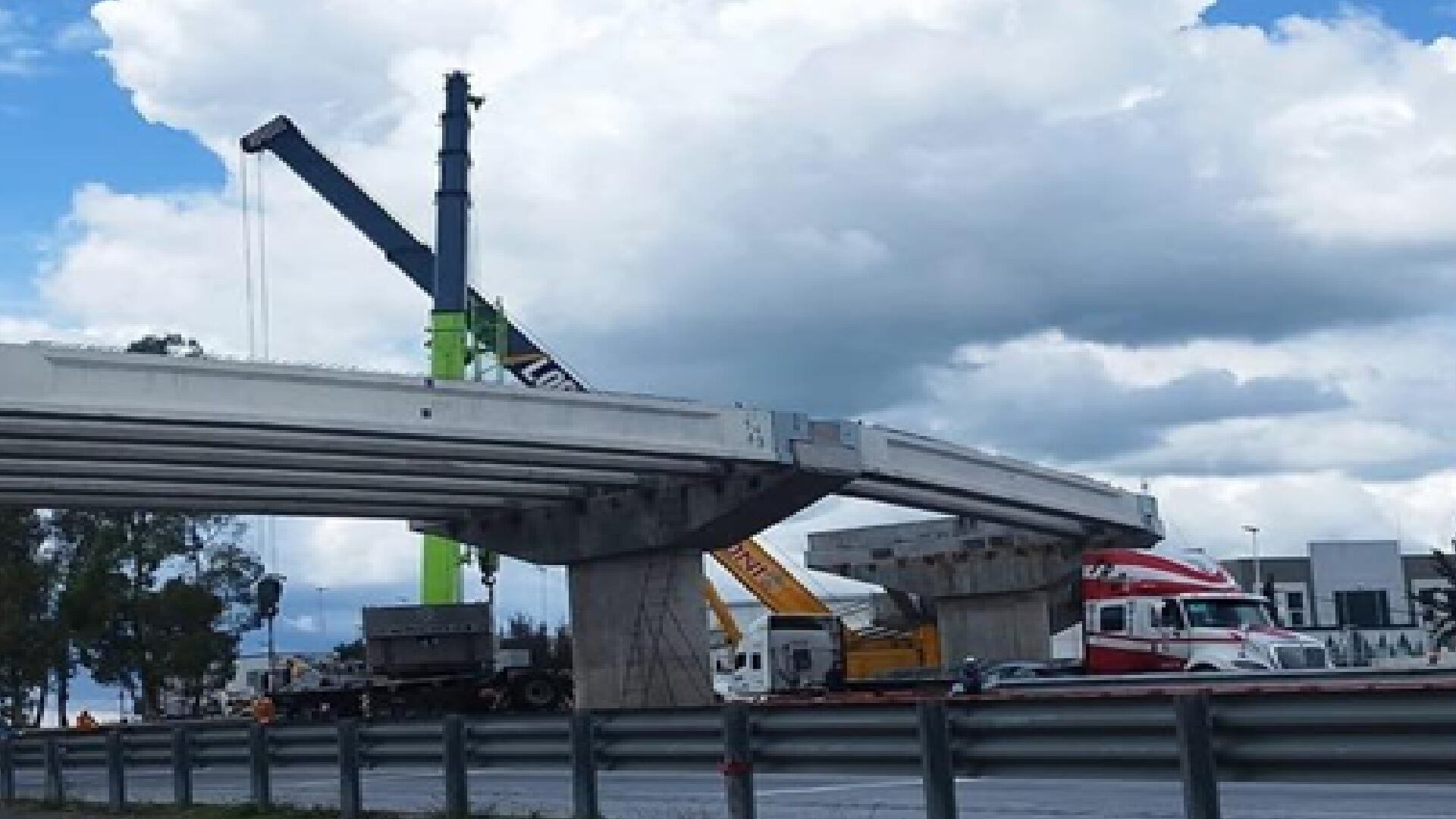 Reiniciaron obras el pasado 17 de junio del puente abandonado en el municipio de Tepotzotlán, Edomex (especial)