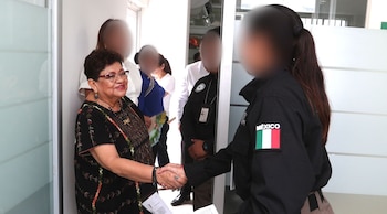 Imágenes de la visita de Ernestina Godoy a la sede de la Fiscalía federal en Tabasco. Crédito: FGR