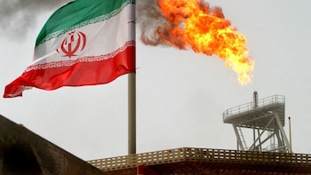 El régimen de Irán suspendió todas sus exportaciones petroquímicas