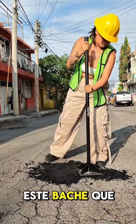 Mientras algunos usuarios aplaudieron su iniciativa, otros señalaron que esa labor corresponde a las autoridades.