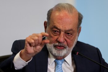 Slim llamó imbéciles a ganadores