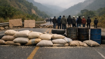 Paro agrario mantiene bloqueos en cinco regiones: Gobierno ofrece fondo millonario a arroceros, pero cierres persisten