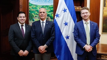 Gobierno de Honduras anuncia traerá Starlink para fortalecer la conectividad nacional e impulsar la educación