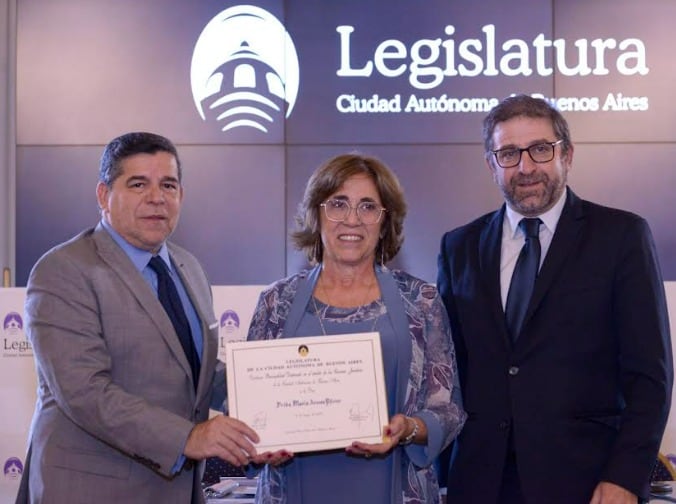 En mayo de 2023, Frida Armas Pfirter fue reconocida como personalidad destacada por la Legislatura porteña en el ámbito de las Ciencias Jurídicas