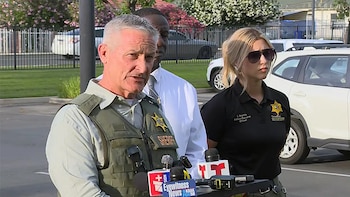 El sheriff Mike Boudreaux detalló que Morales tendió una emboscada y representó una amenaza constante durante el operativo (Fox News)