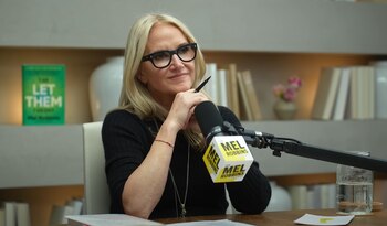 Mel Robbins aplica las estrategias de comunicación de Charles Duhigg en casos de tensiones familiares y laborales con resultados positivos (captura de video)