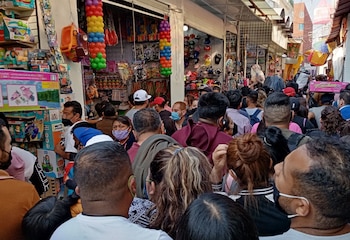 Decenas de capitalinos acuden al