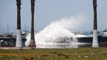 En oleaje ligero, el mar