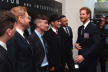 Murphy y un saludo del entonces príncipe Harry (Foto: REUTERS)