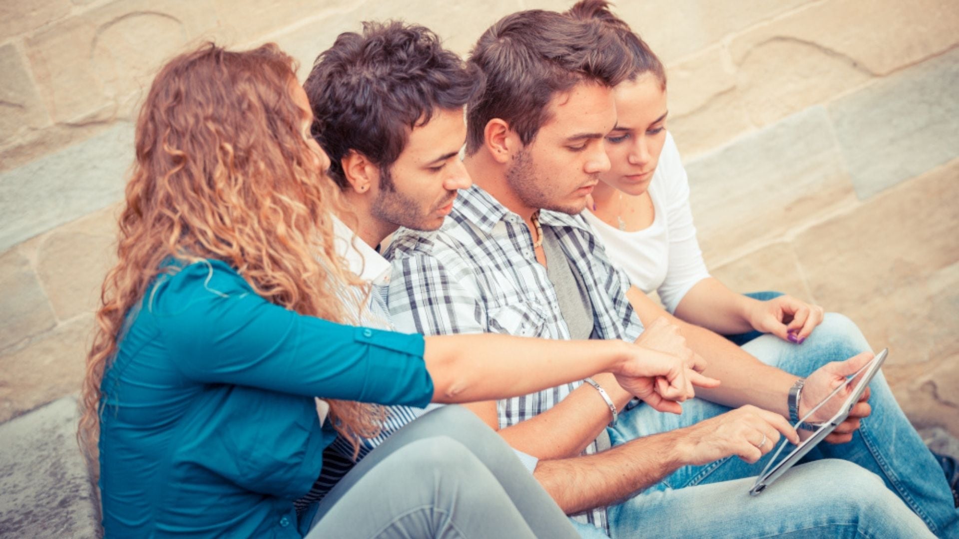 Entre 2023 y 2025, se amplió el acceso a apoyos financieros para posgrados en regiones como Cauca, Córdoba, Nariño y Chocó. - crédito Freepik