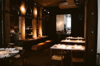 Interior del restaurante Los 33,