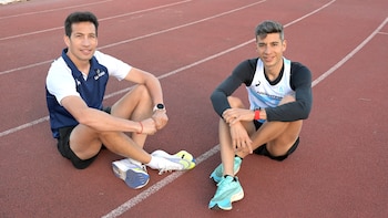 Gonzalo Dávila (izquierda), tucumano, y