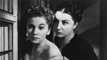 La película de culto que puso de nombre a un jersey y que puedes ver en RTVE: ganadora de dos premios Oscar y una de las mejores de Alfred Hitchcock