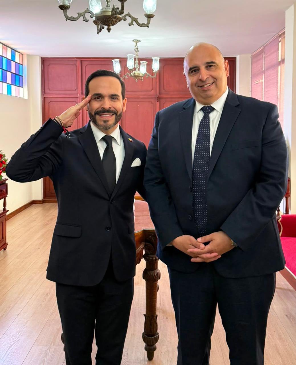 El encargado de negocios de EE. UU. en Colombia, Hugo Guevara, ya había sostenido un productivo encuentro con el presidente Abelardo de la Espriella - crédito @USEmbassyBogota/X