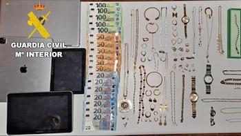 Cuatro detenidos tras caer una organización dedicada a robar en el interior de viviendas en Mijas