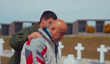 La visita al cementerio de Darwin permitió a los veteranos rendir homenaje a los 632 soldados argentinos caídos y reflexionar sobre el respeto y la memoria histórica