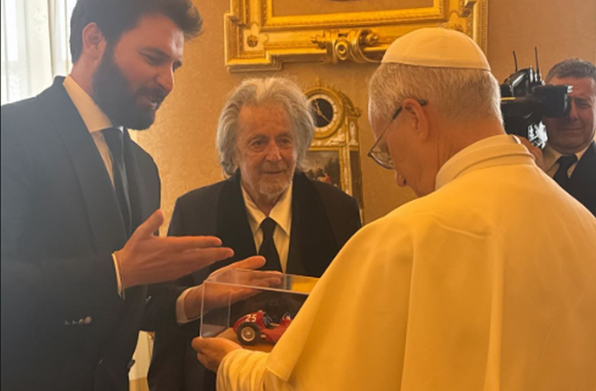 El encuentro entre Pacino y el pontífice estadounidense-peruano se realizó durante la promoción de la película