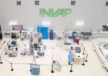 Argentina integró tecnología nacional en SABIA-Mar, incluyendo el receptor AGR-T, para mejorar la precisión de posicionamiento y navegación en órbita (INVAP)