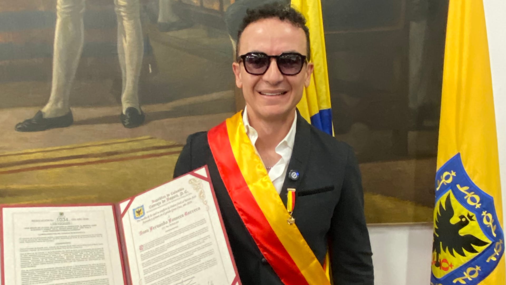 Fonseca recibió la Orden José Acevedo y Gómez del Concejo de Bogotá a días de iniciar su nueva gira y su concierto en la capital: “Cada vez más orgulloso de haber nacido en esta ciudad”