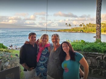 Daniel Serafini junto a Erin