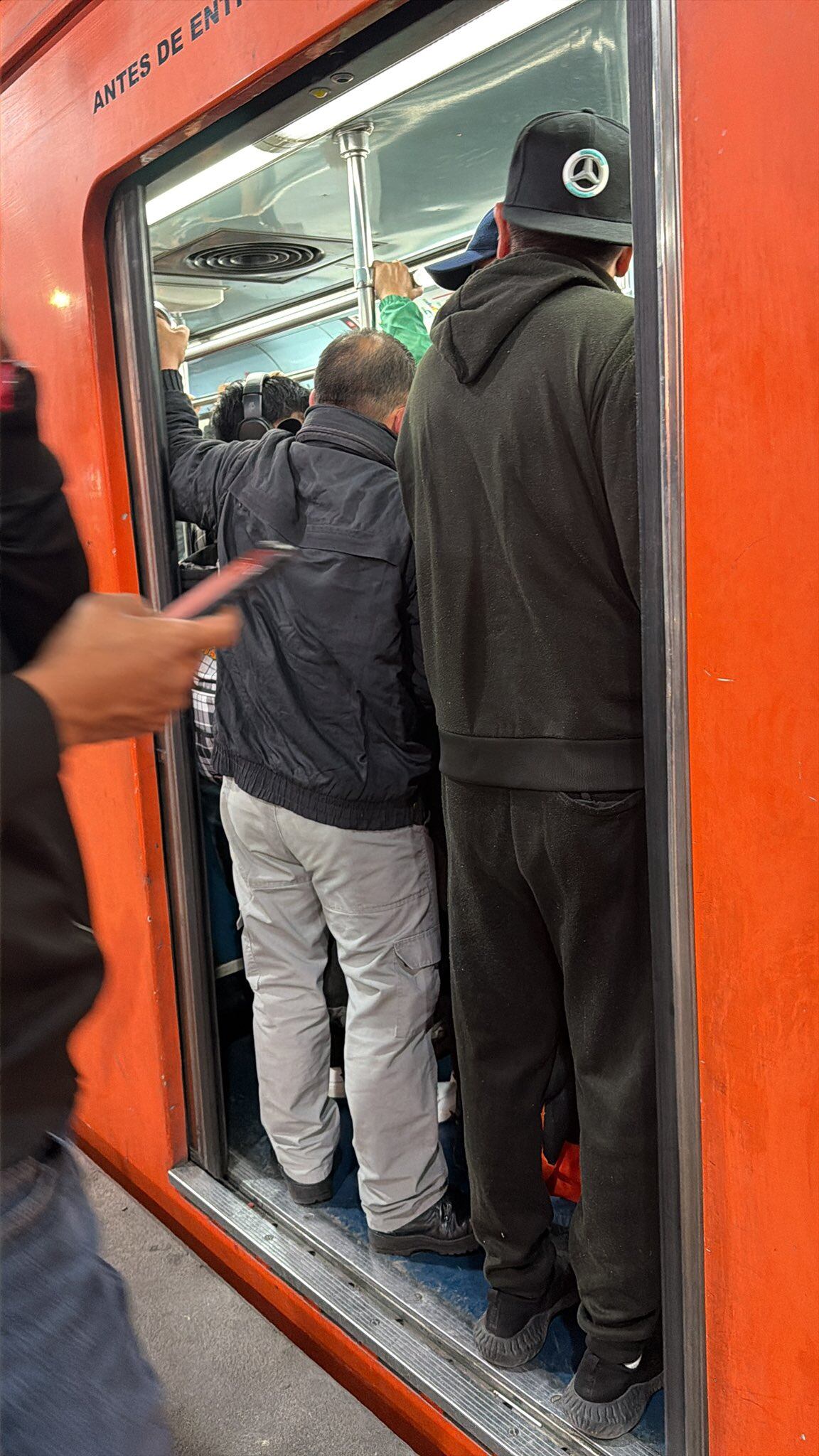 Retrasos Metro CDMX Línea B (@DGORESENDIZ/X)