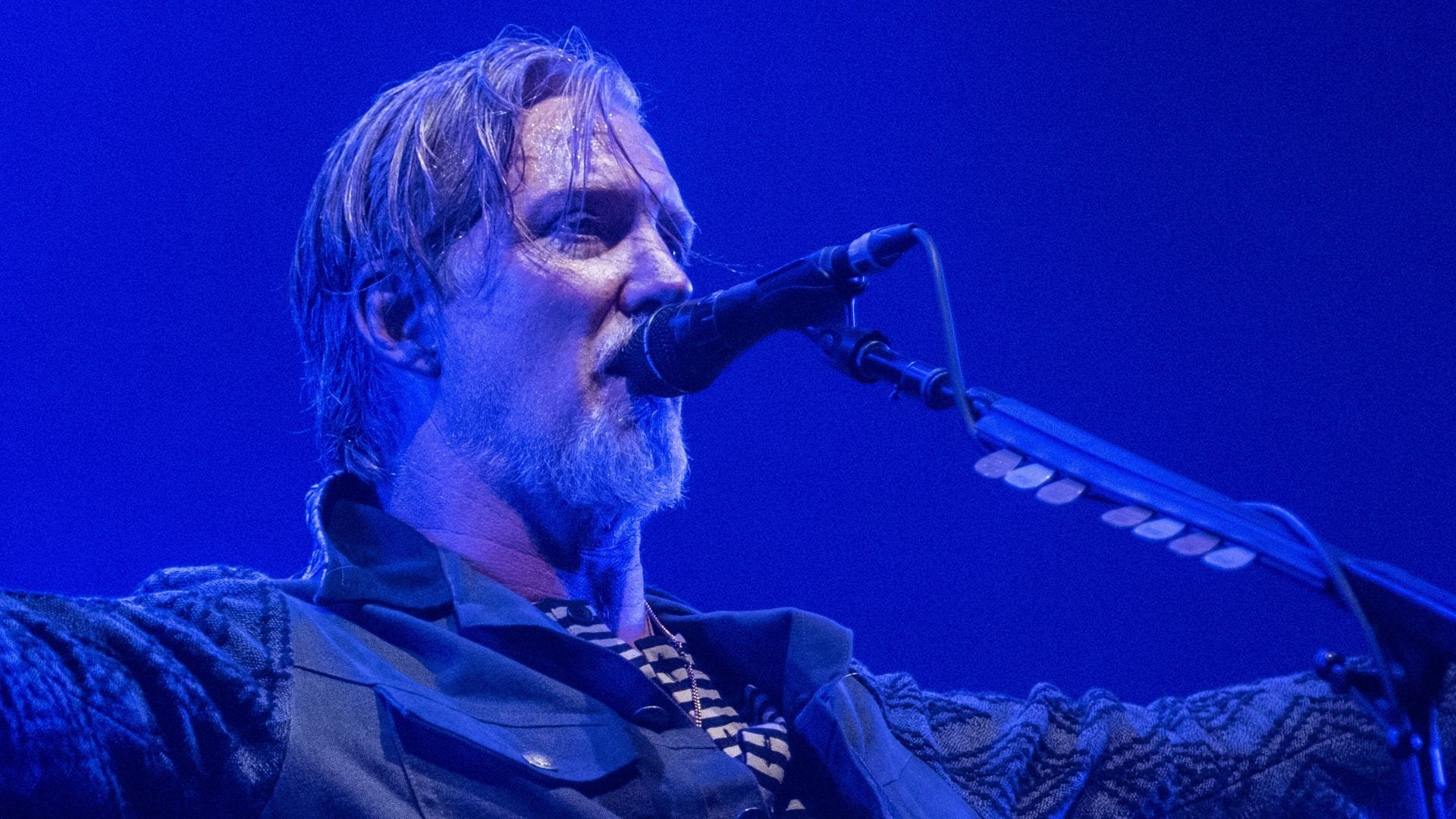 Queens of the Sone Age sorprende a sus fans en CDMX con una ‘listening party’ de Halloween para disfrutar de su nuevo disco