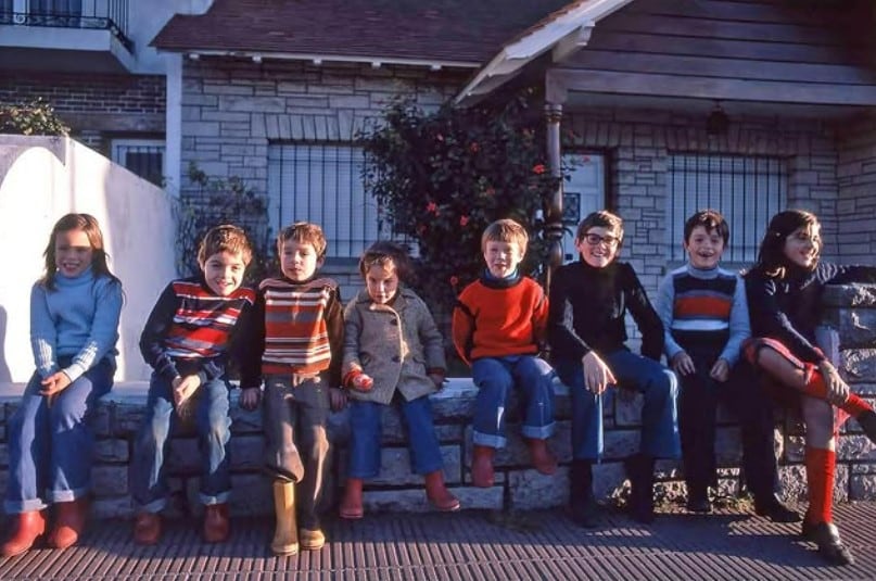 La foto de 1978: Lorena, Rodrigo, Pedro, Martina, Leandro, Mariano, Lucas y Fernanda. Amigos, vecinos, hermanos. // Tomikoshi Photography