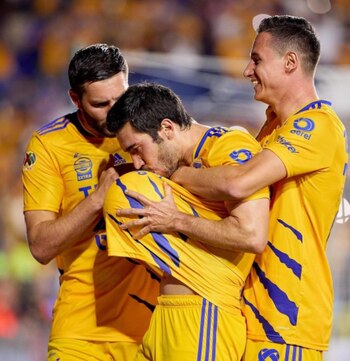 Tigres ganó 2 - 0 a Xolos