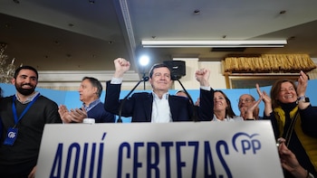 Mañueco refuerza su mayoría con