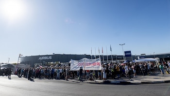 Airbus afronta con los sindicatos una nueva mediación este martes tras el rechazo a suspender la huelga