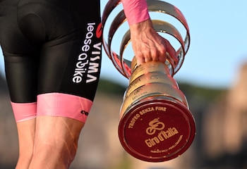 Santiago Buitrago lidera al Bahrain Victorious como primer colombiano confirmado para el Giro de Italia 2026, a la espera de la confirmación de Egan Bernal por parte del equipo NetCompany, antiguo Ineos Grenadiers-crédito Jennifer Lorenzini/REUTERS