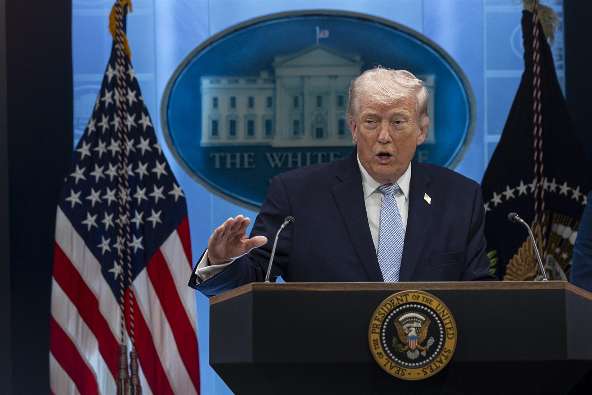 Trump anuncia una desclasificación de inteligencia "crítica" que probaría injerencia electoral de China en EEUU