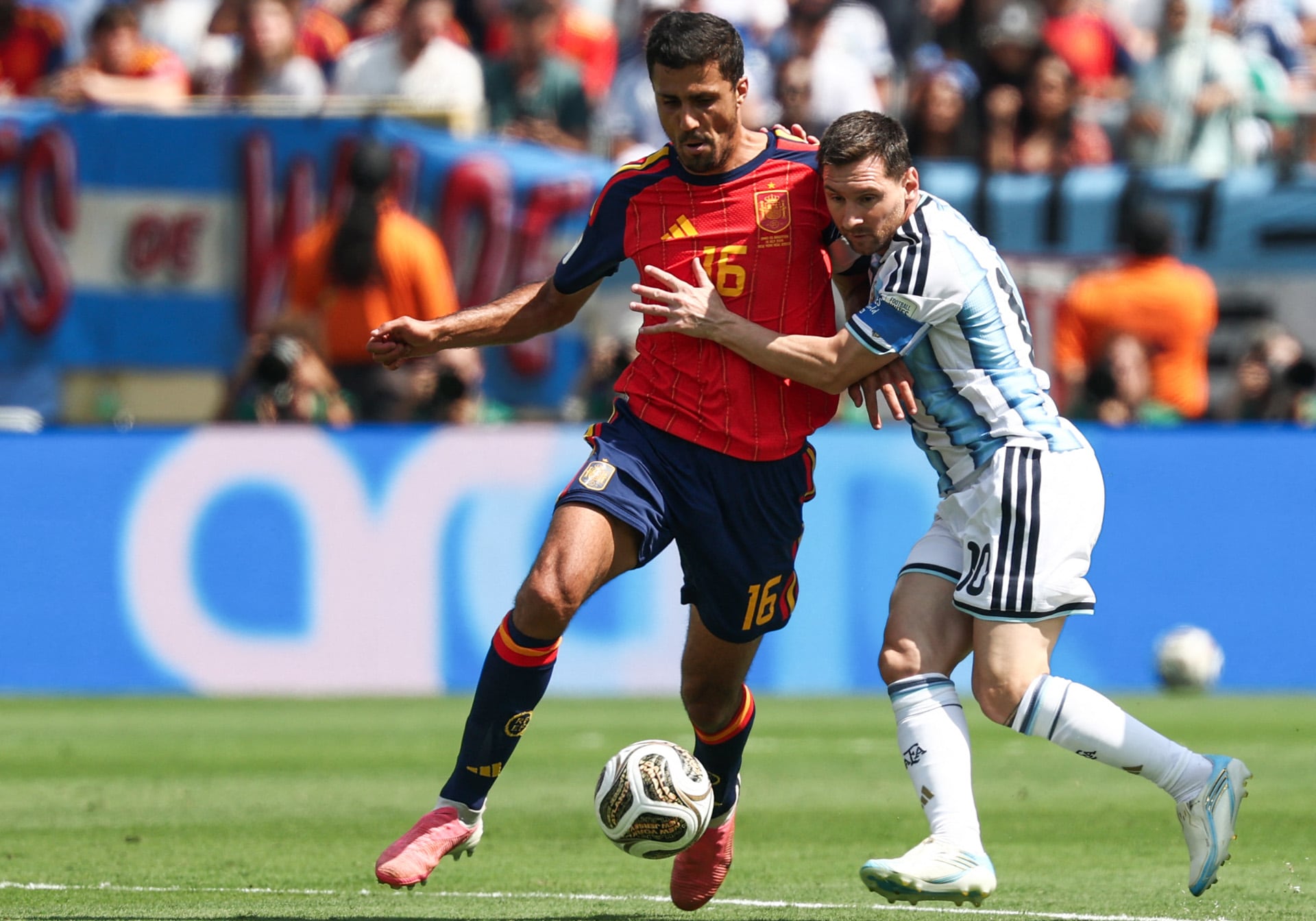 “Plena admiración”: los elogios de Rodri a Lionel Messi tras ganarle la final del Mundial 2026