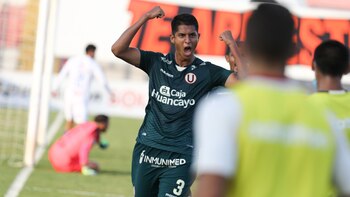 Leonardo Rugel celebrando su gol