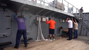 La Armada de Ecuador detiene