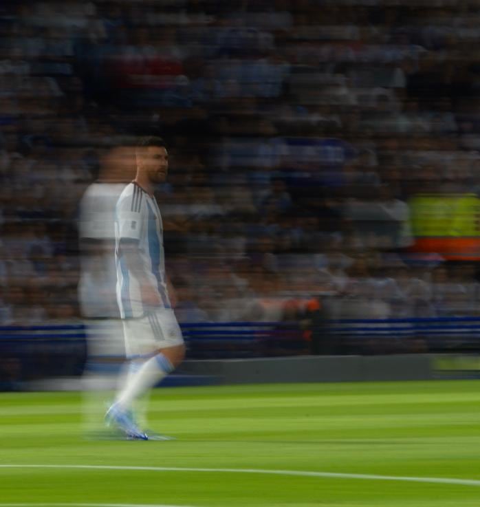 La propuesta apunta a una reivindicación visual de Lionel Messi frente a lecturas mediáticas que intentaron degradarlo (Víctor Bugge)