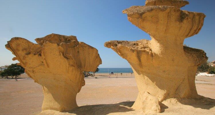 Erosiones de Bolnuevo, en Murcia (Turismo Región de Murcia).