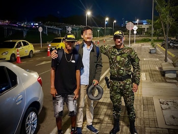 El ciudadano peruano fue secuestrado en Piura (Perú) y trasladado por Ecuador y Colombia - crédito Ejército Nacional de Colombia
