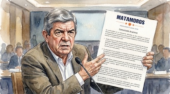 Pintura acuarela de Gustavo Matamoros, candidato presidencial, con expresión seria, hablando por un micrófono y sosteniendo un comunicado de prensa.