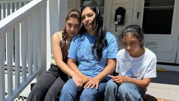 Margarita Melgar regresó a Honduras junto a su hija estadounidense tras optar por la autodeportación. La hondureña residió durante 12 años en Boston antes de abandonar Estados Unidos. (Foto: Sarah Betancourt / GBH News)