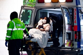 Las mujeres no fallecen tanto