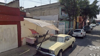 Mataron a un hombre y lo enterraron en el patio de una cocina económica de la CDMX: los clientes comían encima