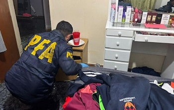 Los allanamientos en Castelar y Merlo derivan en la detención de un sospechoso y secuestro de drogas