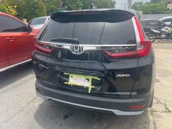 Los presuntos asaltantes interceptaron al mensajero en una Jeep Honda CR-V negra y le robaron RD$11.650 en efectivo y recibos de pago bajo amenaza con armas de fuego./ (Redes Diego Pesqueira)