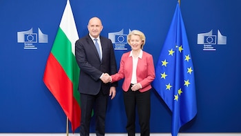 Von der Leyen destaca el papel "crucial" de Bulgaria en el flanco oriental ante las amenazas de Rusia
