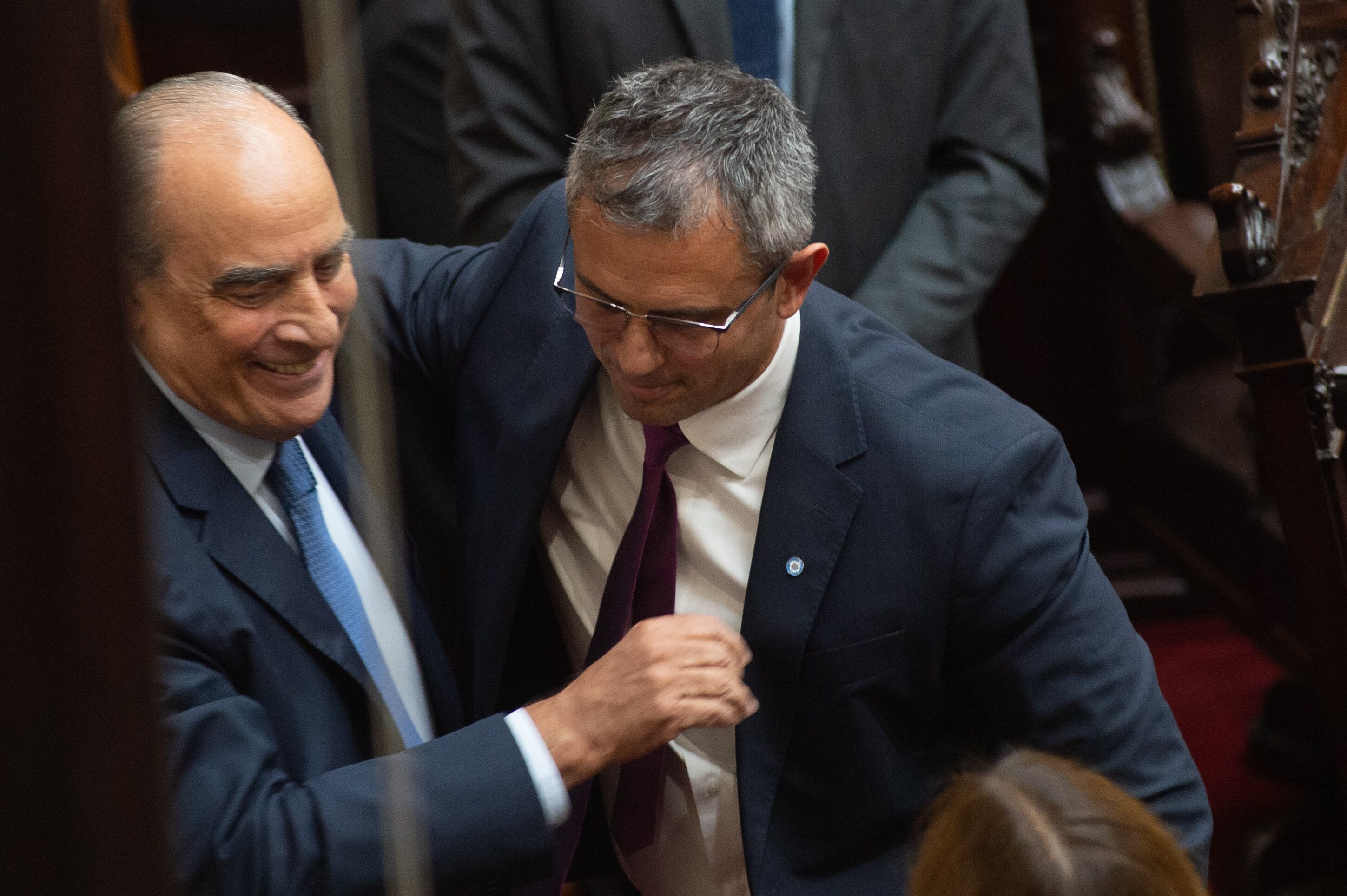 El jefe de Gabinete, Guillermo Francos, y el presidente de la Cámara de Diputados, Martín Menem, dos de los funcionarios del Gobierno que influirán en el destino de la sesión (Fotografía: Jaime Olivos)