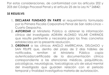 Texto de una resolución judicial que dispone la entrega de la documentación clínica de un investigado por parte de tres clínicas