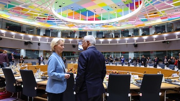 Los líderes europeos defienden reformar la UE para prepararla a su ampliación