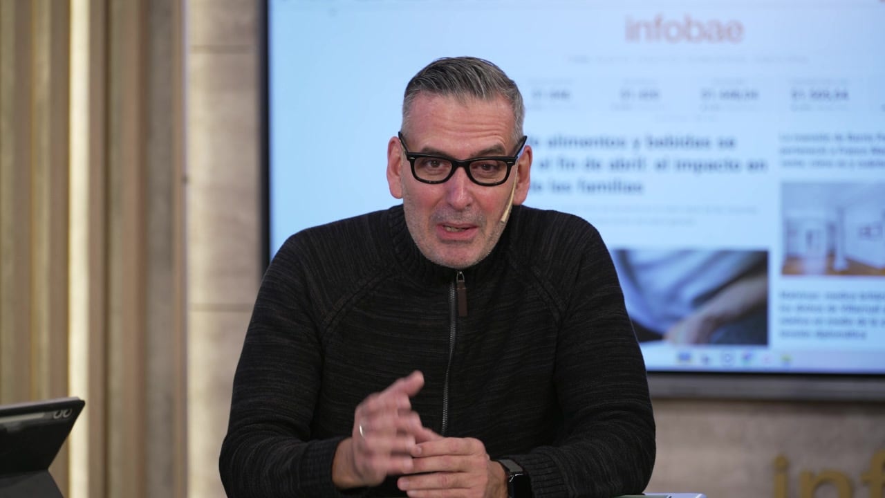 El cineasta Cristian Bernard, durante su visita al streaming Infobae en Vivo