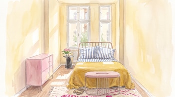 Ilustración en acuarela de un dormitorio con cama, cómoda rosada, taburete, mesa de noche con flores, zapatillas y ventanas de madera.